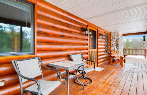 Friendship House | Happy Trails Cabin