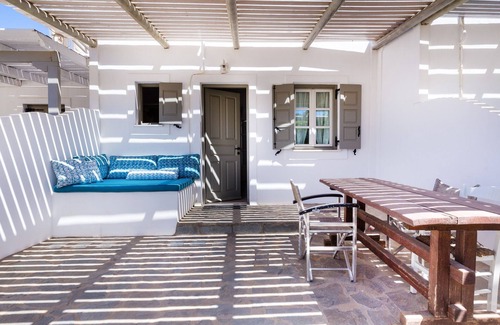 Schoinousa House | Harama Hotel - Deluxe triple room with sea view