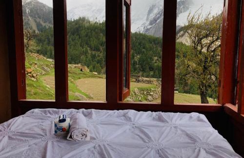 Gilgit-Baltistan House | Haramosh Inn Hotel and Resort