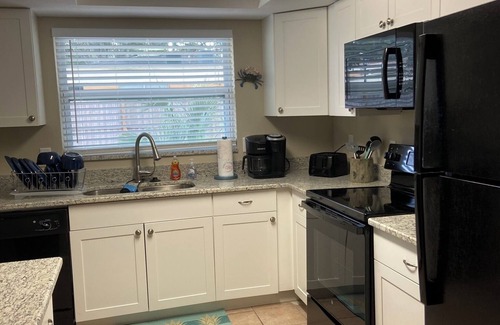 Anona House | Harbor Heights Pet Friendly and close to the Beach