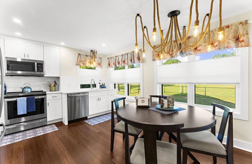 Stonington House | Harbor House on Main – Historic 5BR Retreat Near Downtown Mystic