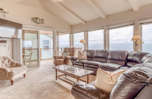 Lincoln City Villa | Harbor House