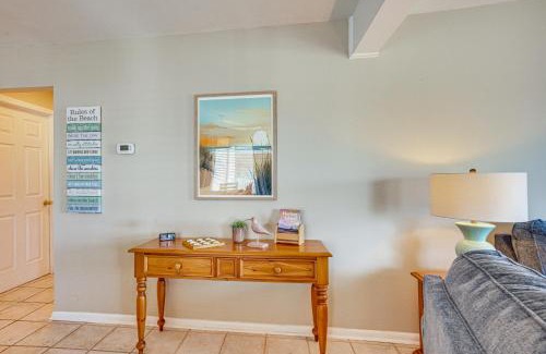 Oceanmarsh Subdivision Apartment | Harbor Island Condo with Deck - Steps to Beach!