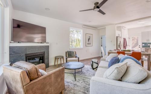 Depoe Bay House | Harbor Lights 3 New 2024, Hot Tub, Pet OK