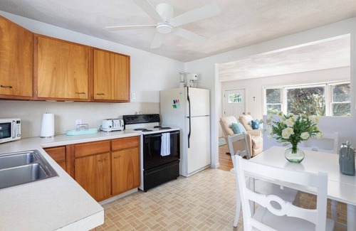 Narragansett House | Harbour Island Charmer! Sleeps 4