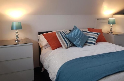 Selsey Bed & Breakfast | Harbour Lights, 30 Manor Lane