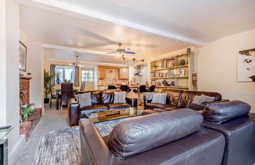 Teignmouth House | Harbour Lodge - Teignmouth