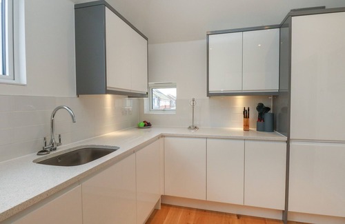 Weymouth Cottage | HARBOURSIDE HAVEN PENTHOUSE 1, family friendly in Weymouth