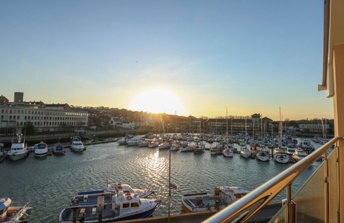 Weymouth Cottage | HARBOURSIDE HAVEN PENTHOUSE 1, family friendly in Weymouth