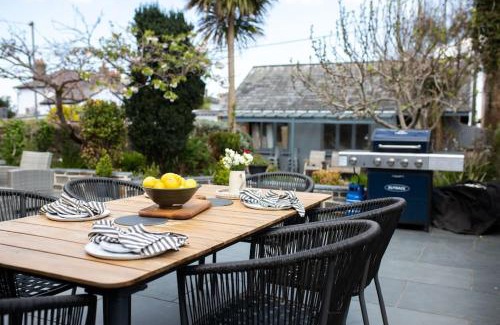 Aberaeron House | Harbourside luxury house