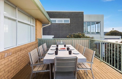 Shellharbour House | Harbourview Escape - Serene Shellharbour Family Stay