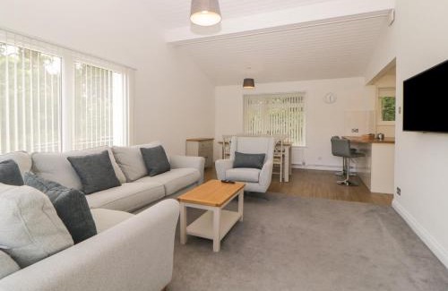 Heligan House | Harcombe House Bungalow 12