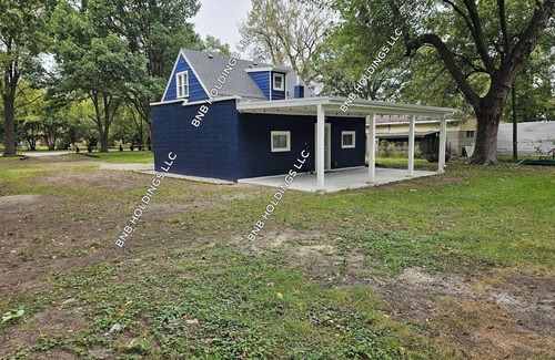 Gary House | HARD ROCK HAVEN!