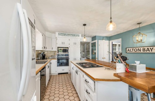 Alton Bay House | Hard to Find Winnipesaukee WF 24ft Dock