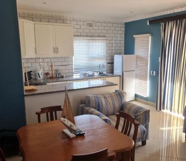 Port Edward Apartment | Hardman Beach House