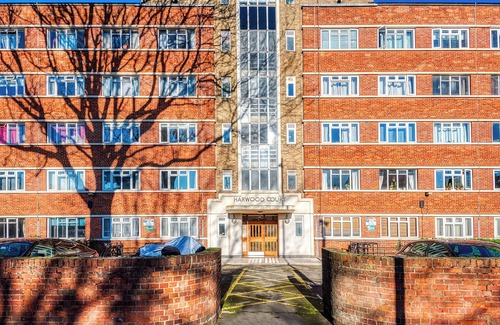 West Putney Apartment | Hardwood Home - One Bedroom Apartment, Sleeps 2