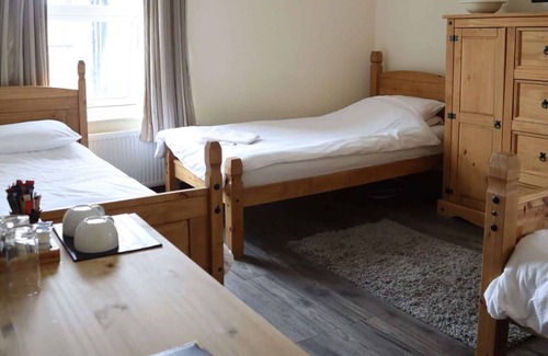 Foulridge Bed & Breakfast | Hare & Hounds Inn