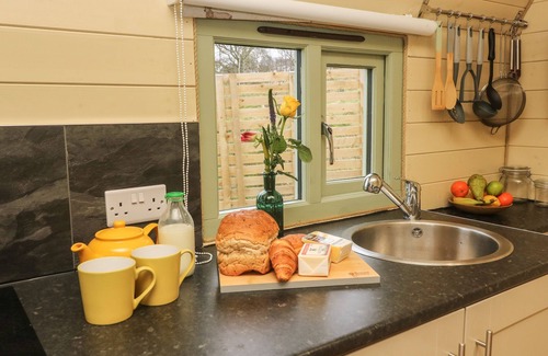 Sutton-in-Craven Cottage | HARE, pet friendly, character holiday cottage in Cross Hills