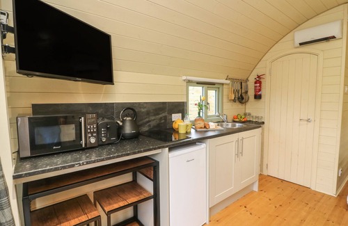 Sutton-in-Craven Cottage | HARE, pet friendly, character holiday cottage in Cross Hills