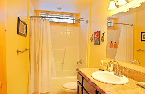 Leavenworth Apartment | Harlin Haus