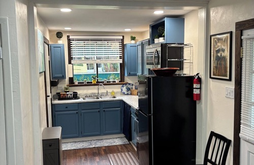 Cross Creek Cabin | Harmons Landing charming 2 bedroom cabin Cross Creek