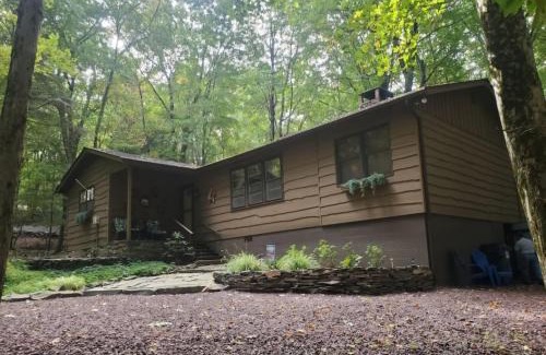 Lake Harmony Ski Chalet | Harmony in the Woods