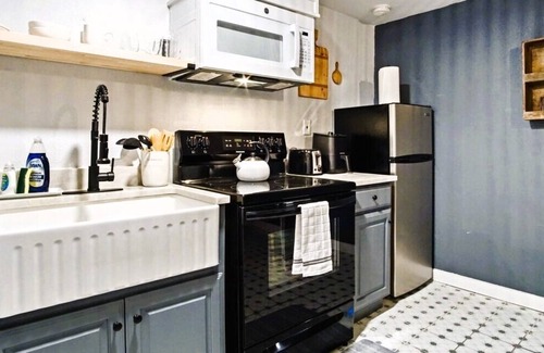 Central Oklahoma City Apartment | Harmony Studio | 5 min → Asian District | Full Kitchen | Rainfall Shower