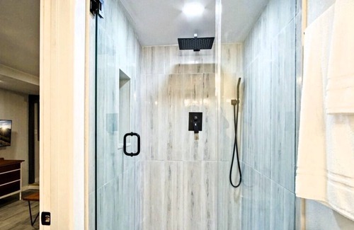 Central Oklahoma City Apartment | Harmony Studio | 5 min → Asian District | Full Kitchen | Rainfall Shower