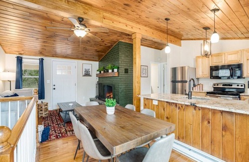 Millville Ski Chalet | Harpers Ferry Cabin: Hot Tub, Deck, Fire Pit, WiFI