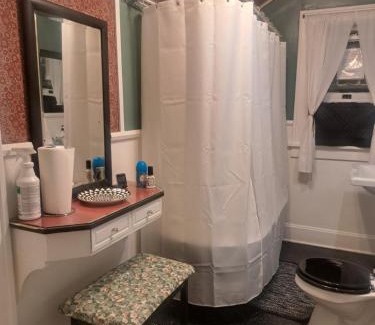 Terre Haute Bed & Breakfast | Harriott House, The Gallery Forest Room