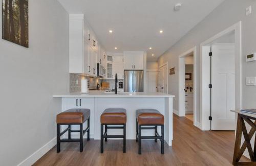 Harrison Hot Springs Apartment | Harrison Hot Springs Lakeside