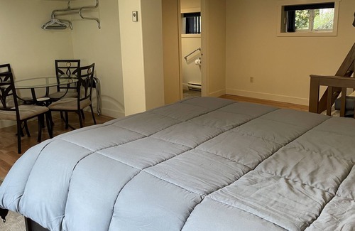 Kent House | Harrison Hot Springs: Vacation Rentals in South Garden