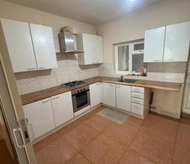 Moffat Apartment | Harrow Inn Rooms