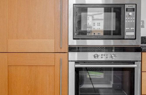 Watford Apartment | Harry Potter Watford 2 Bed + Parking + WiFi + Netflix