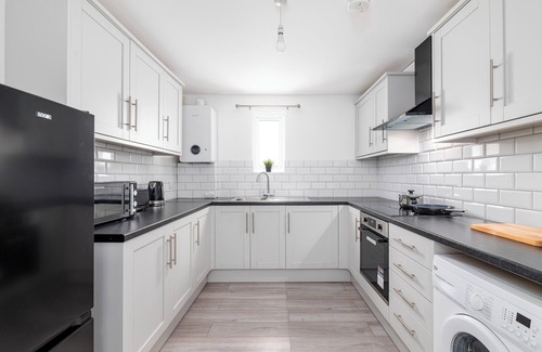 Watford Condo | Harry's Hogwarts Haven