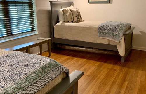 Sutherland Springs Other | Hartfield HousenFarmhouse Retreat on 12 acres