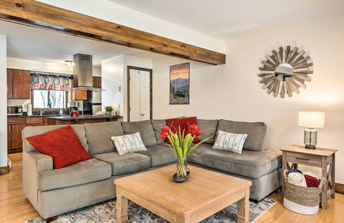 West Hartford Apartment | Hartford Escape w/Fire Pit ~ 3 Mi to Ski & Golf!