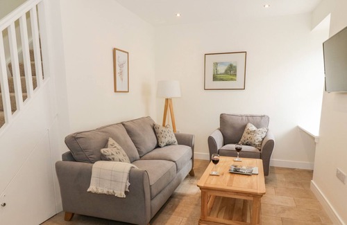 Kirkcudbright Cottage | HARTS COTTAGE, family friendly, with open fire in Kirkcudbright