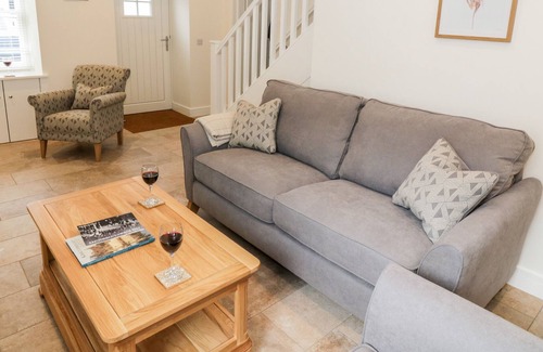 Kirkcudbright Cottage | HARTS COTTAGE, family friendly, with open fire in Kirkcudbright