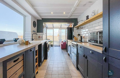 Weymouth Cottage | Harvest Moon - cottage close to harbour