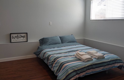 Abbotsford House | Harwood Home in the Valley