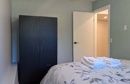 Abbotsford House | Harwood Home in the Valley