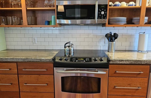 Bar Harbor House | Hathaway Cottage - modern, beautiful home in the heart of Bar Harbor near the water