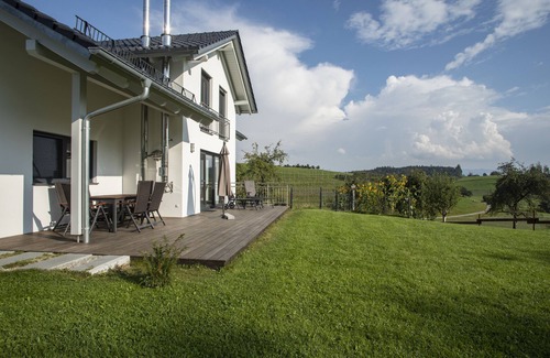Neukirch Apartment | Haus am See - FeWo Baurn-Suite