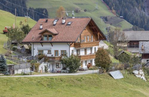 San Martino in Badia Apartment | Haus Belodei - Apt A