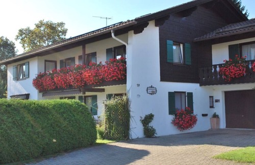 Bad Bayersoien House | Haus Jörg Sosna Modern retreat