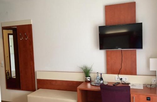 Maichingen Hotel | Haus Mechthild Sindelfingen-Maichingen Self Check-In