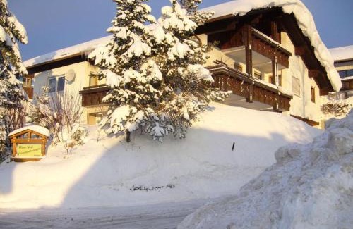 Stiefenhofen House | Haus Nett Modern retreat