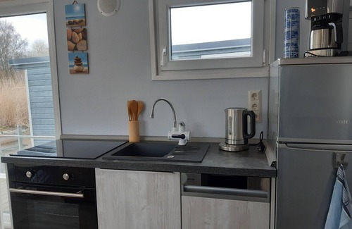 Havelsee House | Hausboot, schwimmendes Ferienhaus im Havelbogen, Haus auf dem Wasser