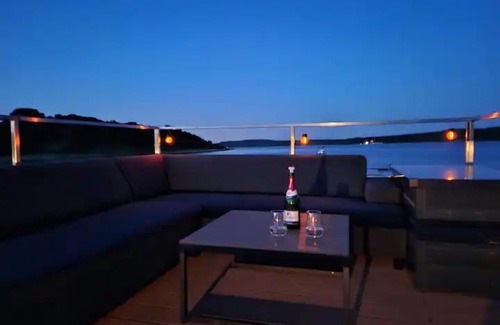 Berliner Vorstadt Boat Rental | Hausboot Seaside